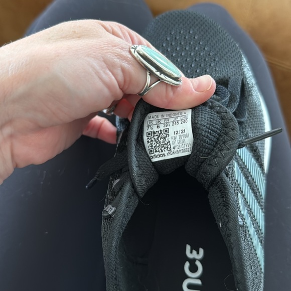Women’s adidas shoes bounce. Black and teal size 7.5 - Picture 7 of 7